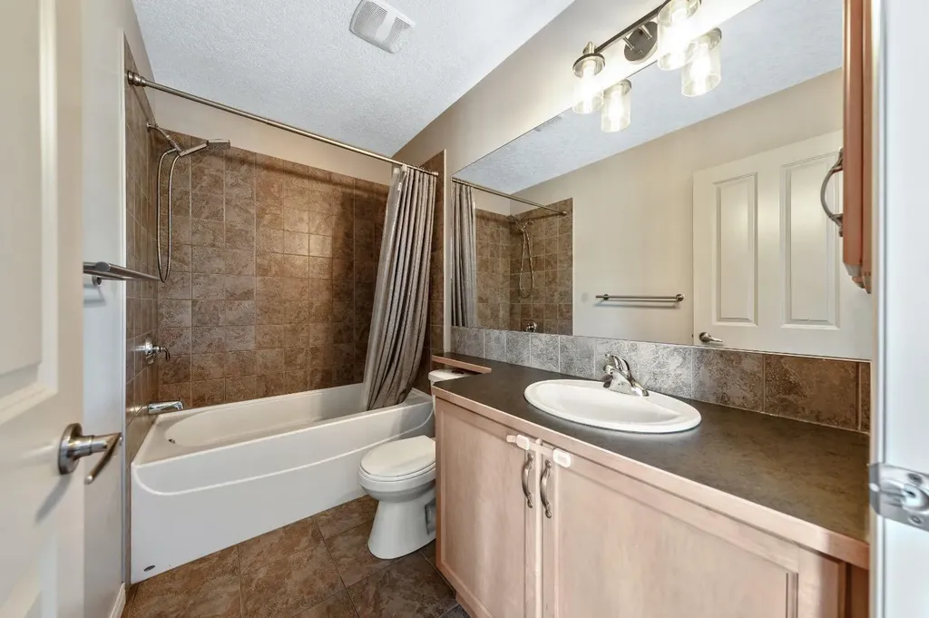 106 West Pointe Court Cochrane AB T4C 0B9