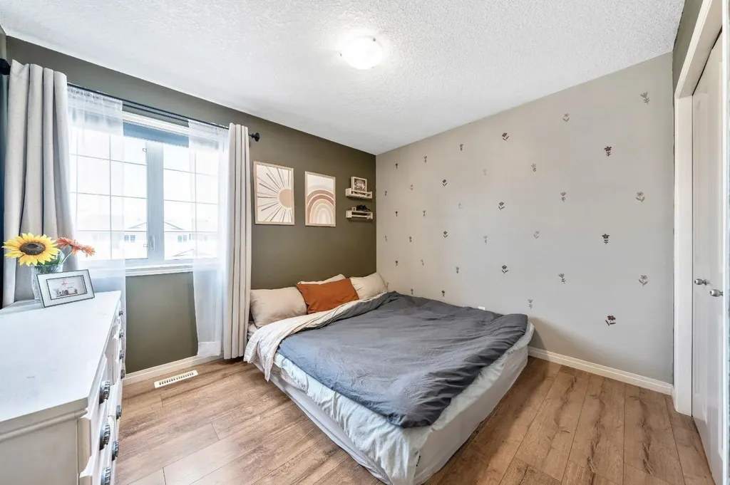 106 West Pointe Court Cochrane AB T4C 0B9