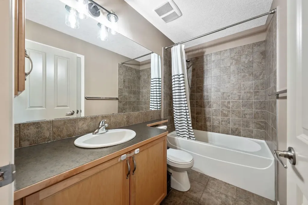106 West Pointe Court Cochrane AB T4C 0B9