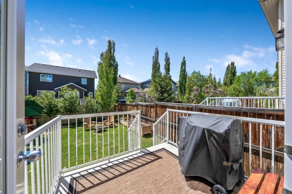 106 West Pointe Court Cochrane AB T4C 0B9