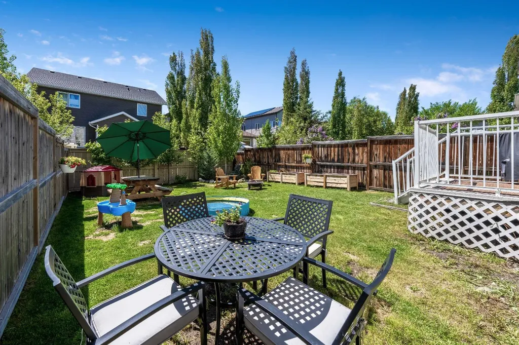 106 West Pointe Court Cochrane AB T4C 0B9