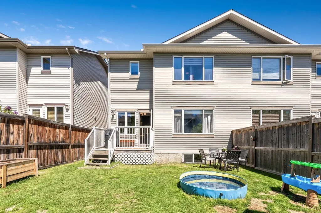 106 West Pointe Court Cochrane AB T4C 0B9