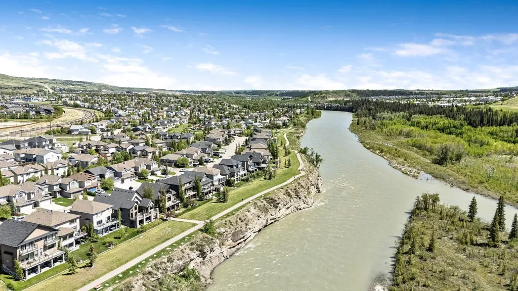 106 West Pointe Court Cochrane AB T4C 0B9
