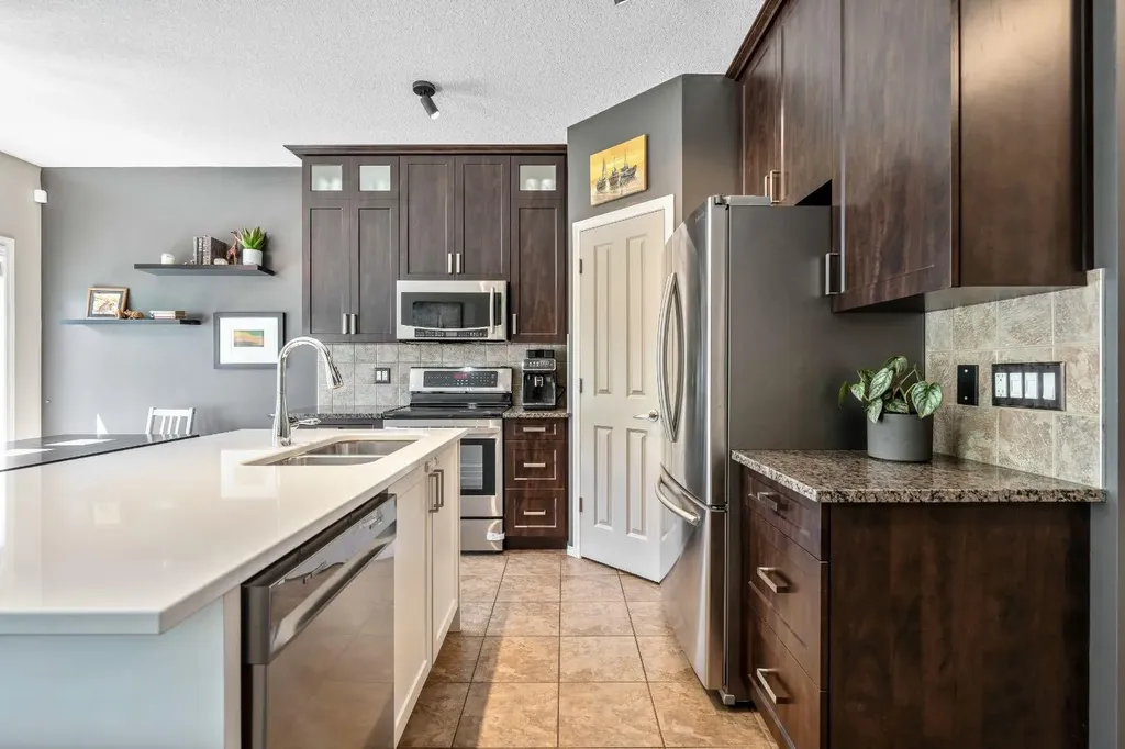 106 West Pointe Court Cochrane AB T4C 0B9