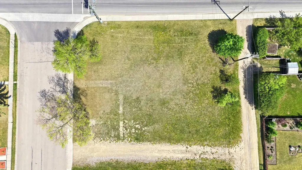 5253 49 Street Lacombe AB T4L 1H6