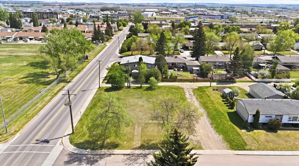 5253 49 Street Lacombe AB T4L 1H6