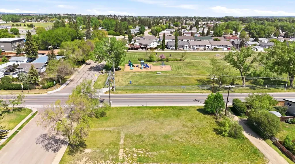 5253 49 Street Lacombe AB T4L 1H6
