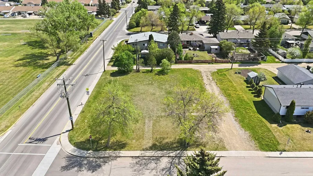 5253 49 Street Lacombe AB T4L 1H6