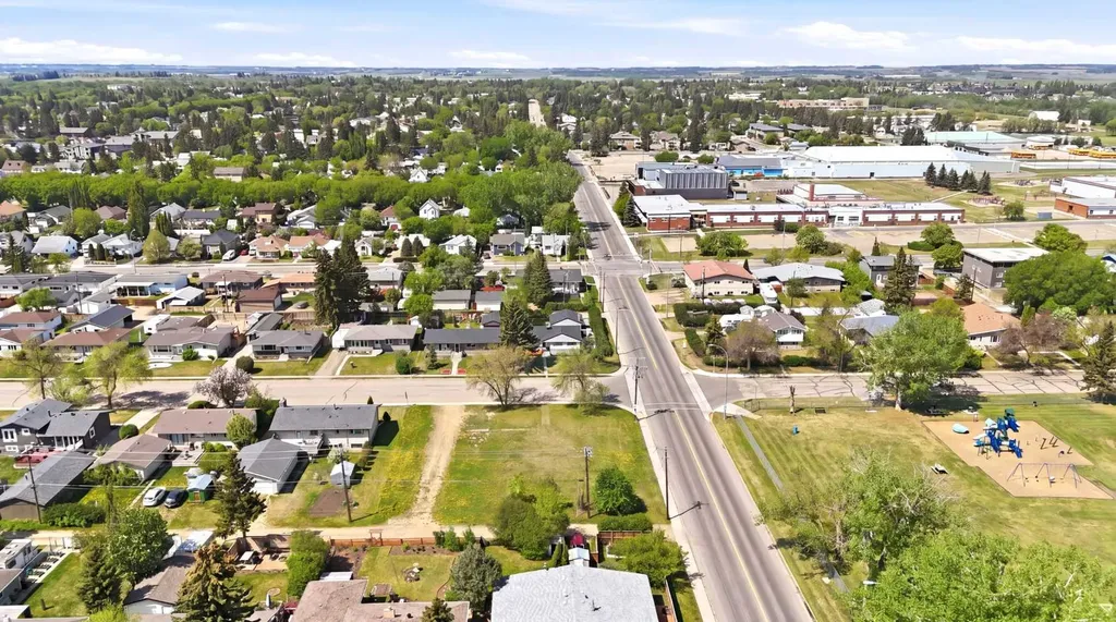 5253 49 Street Lacombe AB T4L 1H6