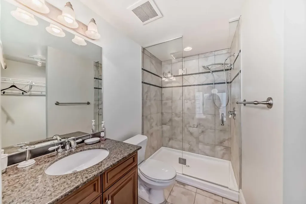 920 5 Avenue SW Calgary AB T2P 0X2