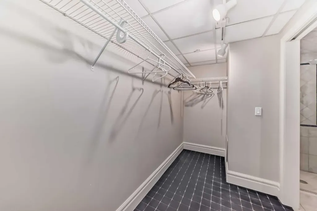 920 5 Avenue SW Calgary AB T2P 0X2