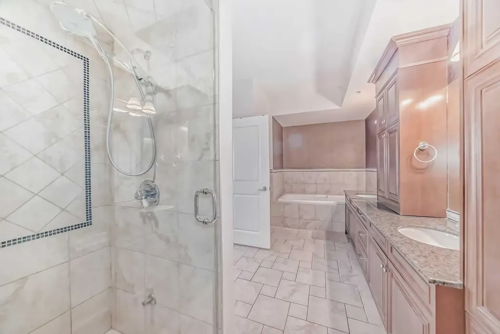 920 5 Avenue SW Calgary AB T2P 0X2