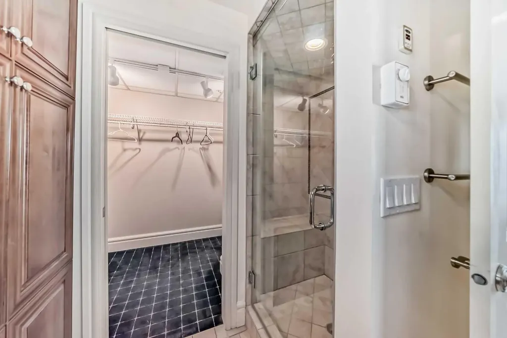 920 5 Avenue SW Calgary AB T2P 0X2