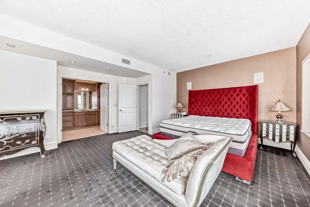 920 5 Avenue SW Calgary AB T2P 0X2