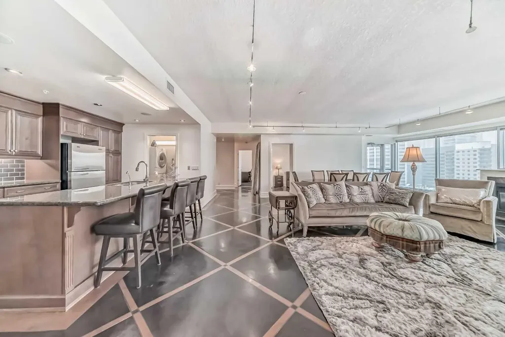 920 5 Avenue SW Calgary AB T2P 0X2