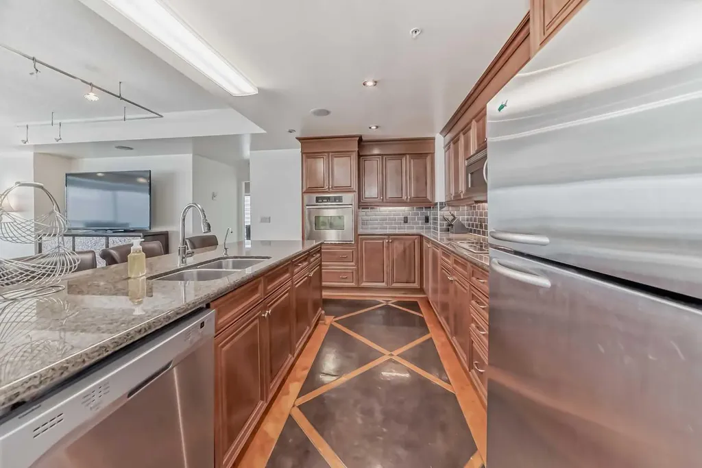 920 5 Avenue SW Calgary AB T2P 0X2