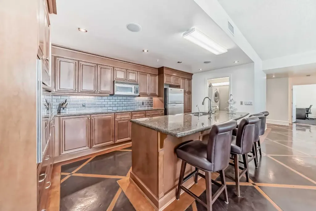 920 5 Avenue SW Calgary AB T2P 0X2