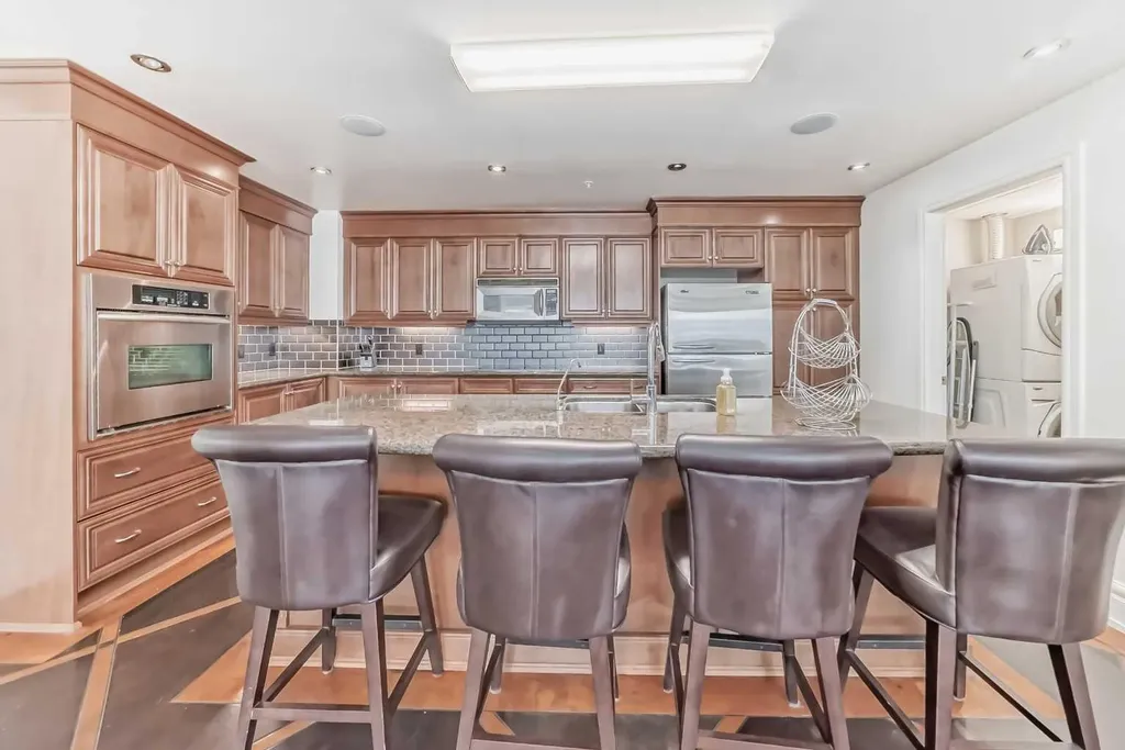 920 5 Avenue SW Calgary AB T2P 0X2