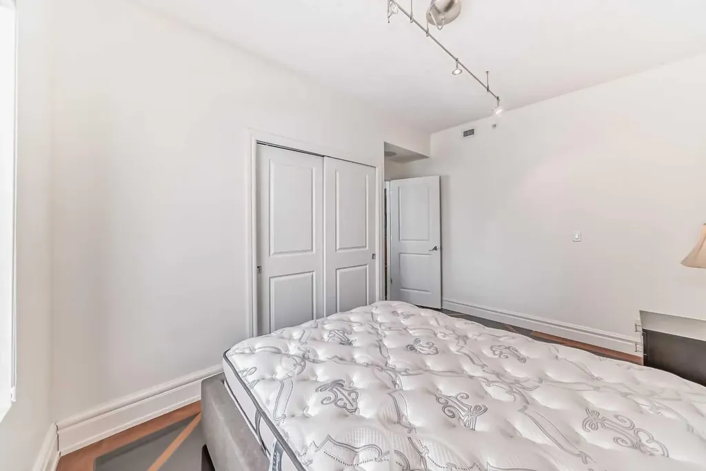 920 5 Avenue SW Calgary AB T2P 0X2