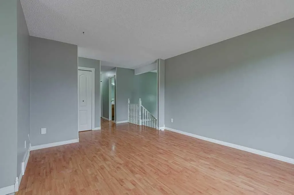 35 Gish Street Red Deer AB T4P 2N7