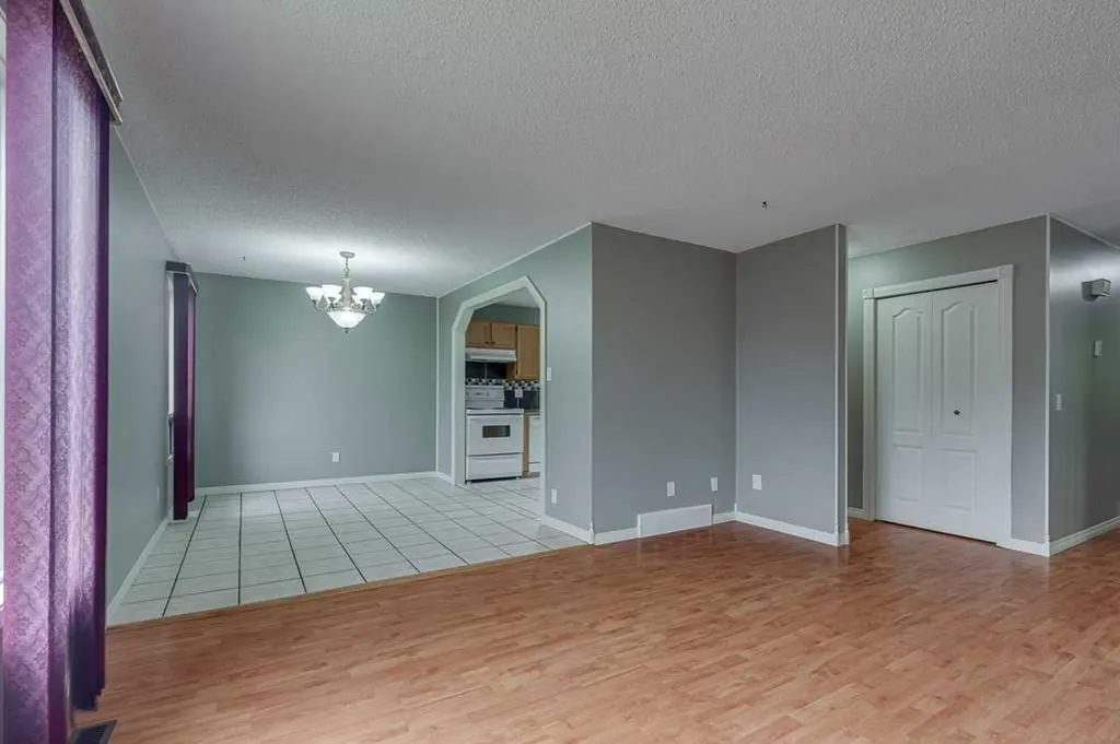 35 Gish Street Red Deer AB T4P 2N7