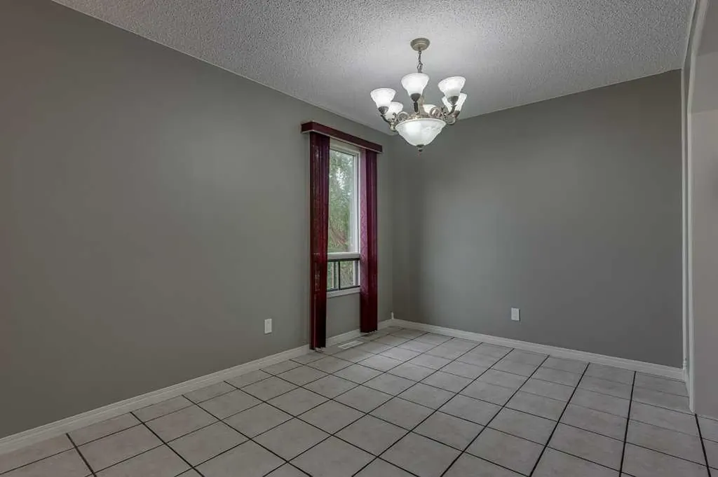 35 Gish Street Red Deer AB T4P 2N7