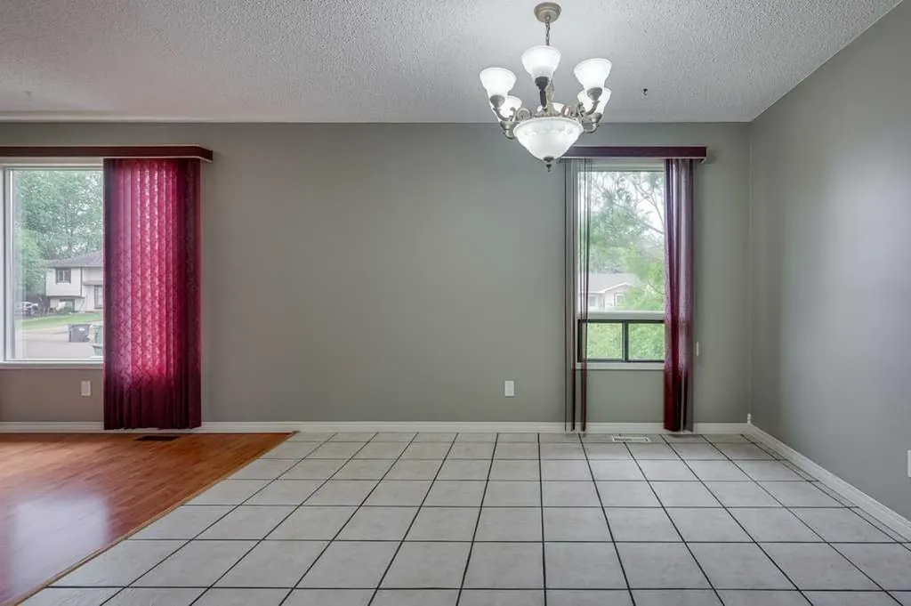 35 Gish Street Red Deer AB T4P 2N7