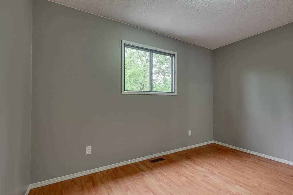 35 Gish Street Red Deer AB T4P 2N7