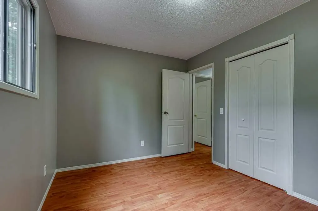35 Gish Street Red Deer AB T4P 2N7