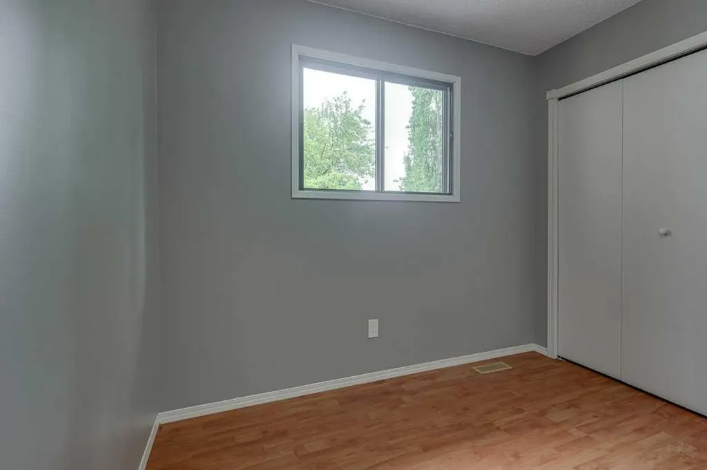 35 Gish Street Red Deer AB T4P 2N7