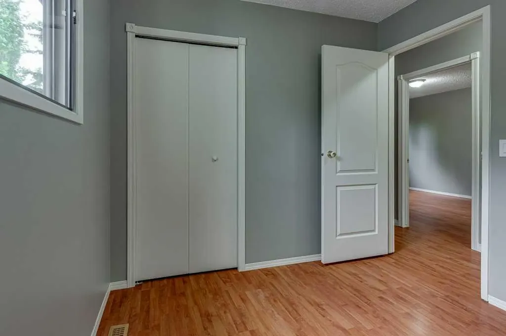 35 Gish Street Red Deer AB T4P 2N7
