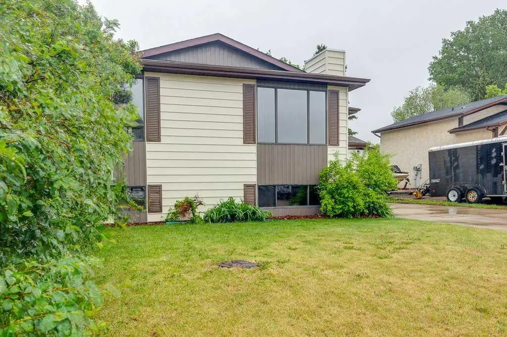 35 Gish Street Red Deer AB T4P 2N7