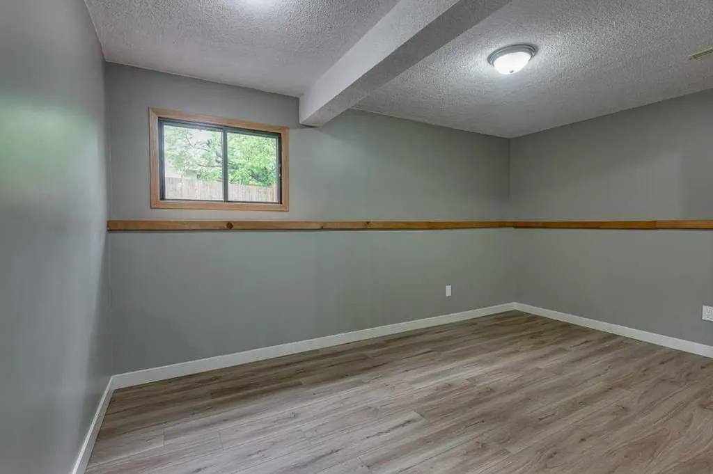 35 Gish Street Red Deer AB T4P 2N7
