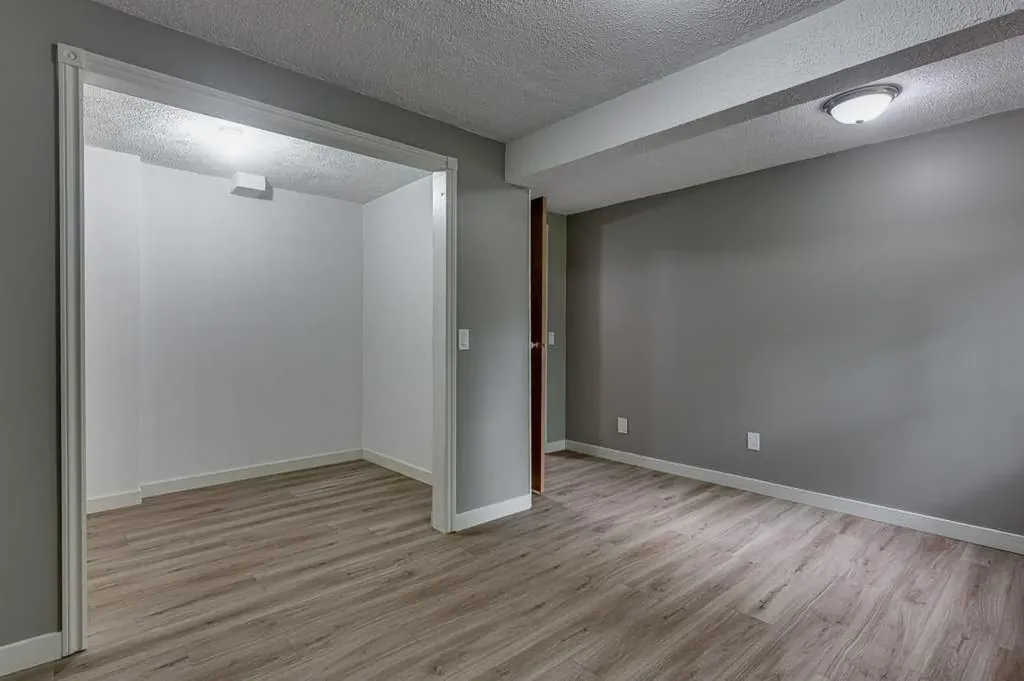 35 Gish Street Red Deer AB T4P 2N7