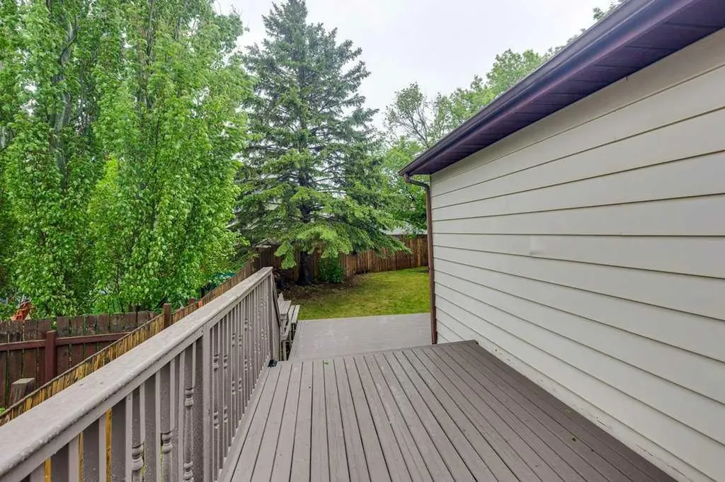 35 Gish Street Red Deer AB T4P 2N7