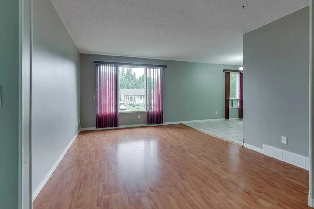 35 Gish Street Red Deer AB T4P 2N7