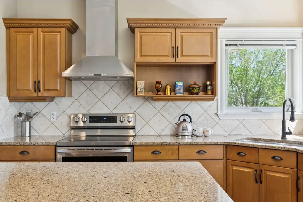 36 Discovery Ridge Court SW Calgary AB T3H 4P8