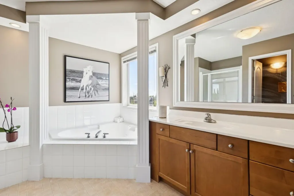 36 Discovery Ridge Court SW Calgary AB T3H 4P8