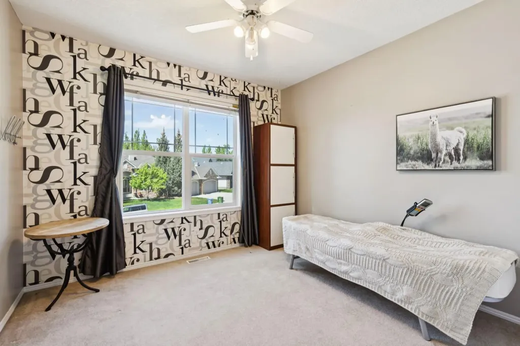 36 Discovery Ridge Court SW Calgary AB T3H 4P8