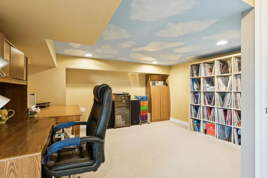 36 Discovery Ridge Court SW Calgary AB T3H 4P8
