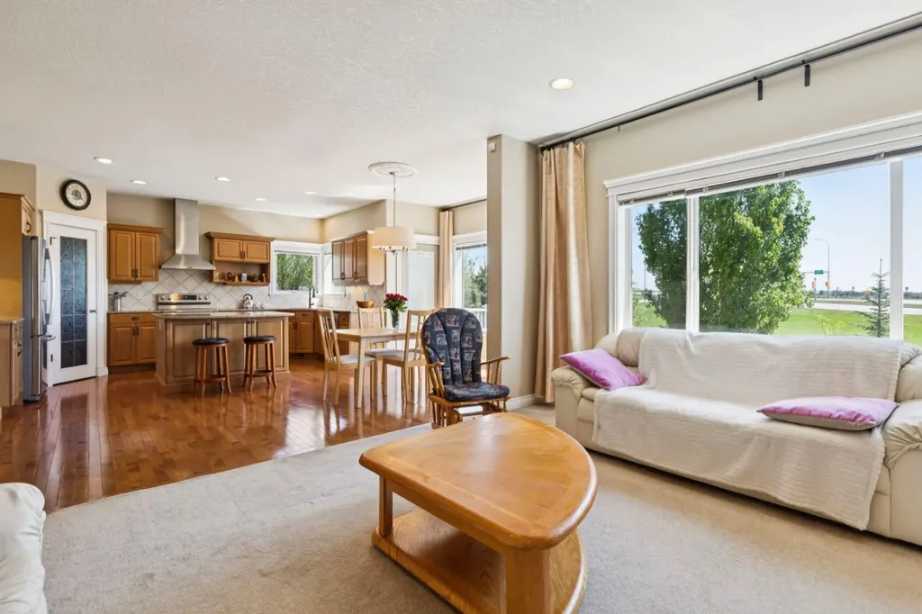 36 Discovery Ridge Court SW Calgary AB T3H 4P8