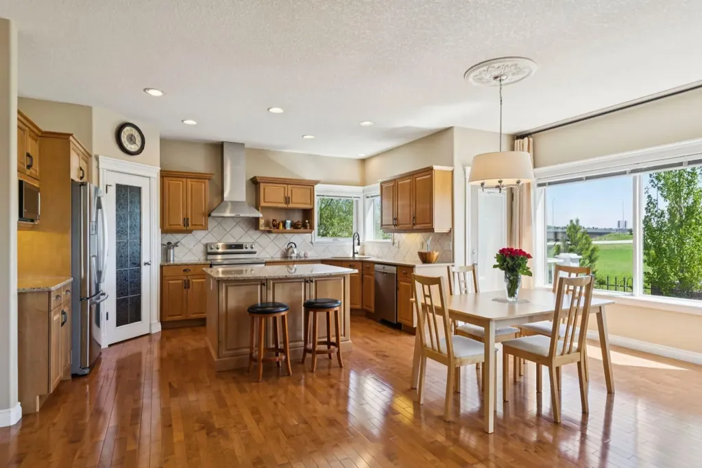 36 Discovery Ridge Court SW Calgary AB T3H 4P8