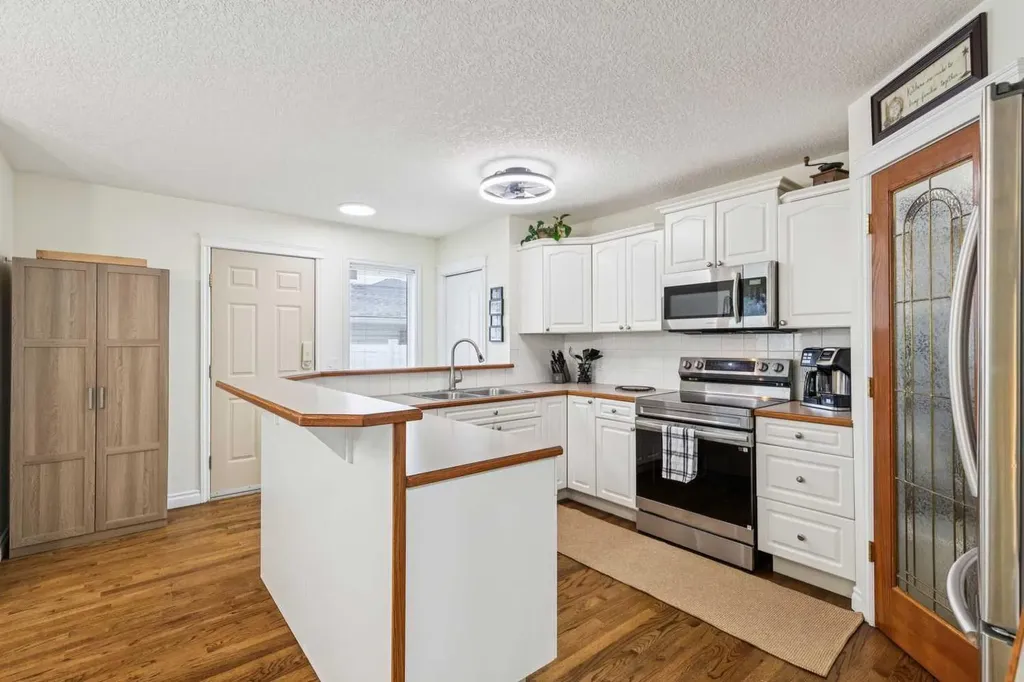 243 Banister Drive Okotoks AB T1S 1P7