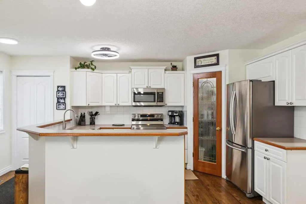 243 Banister Drive Okotoks AB T1S 1P7