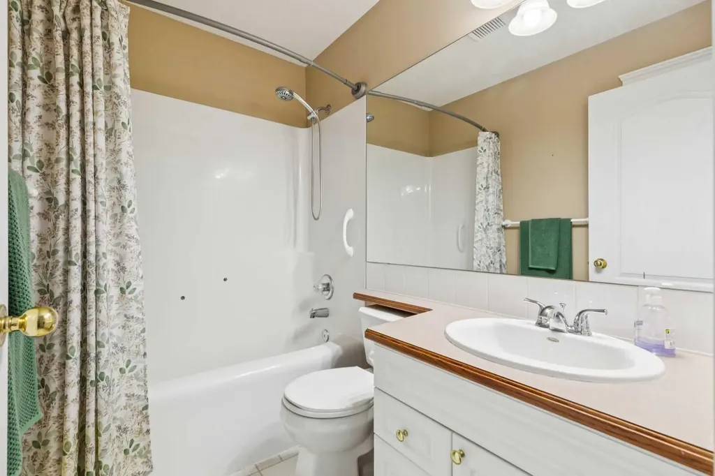 243 Banister Drive Okotoks AB T1S 1P7