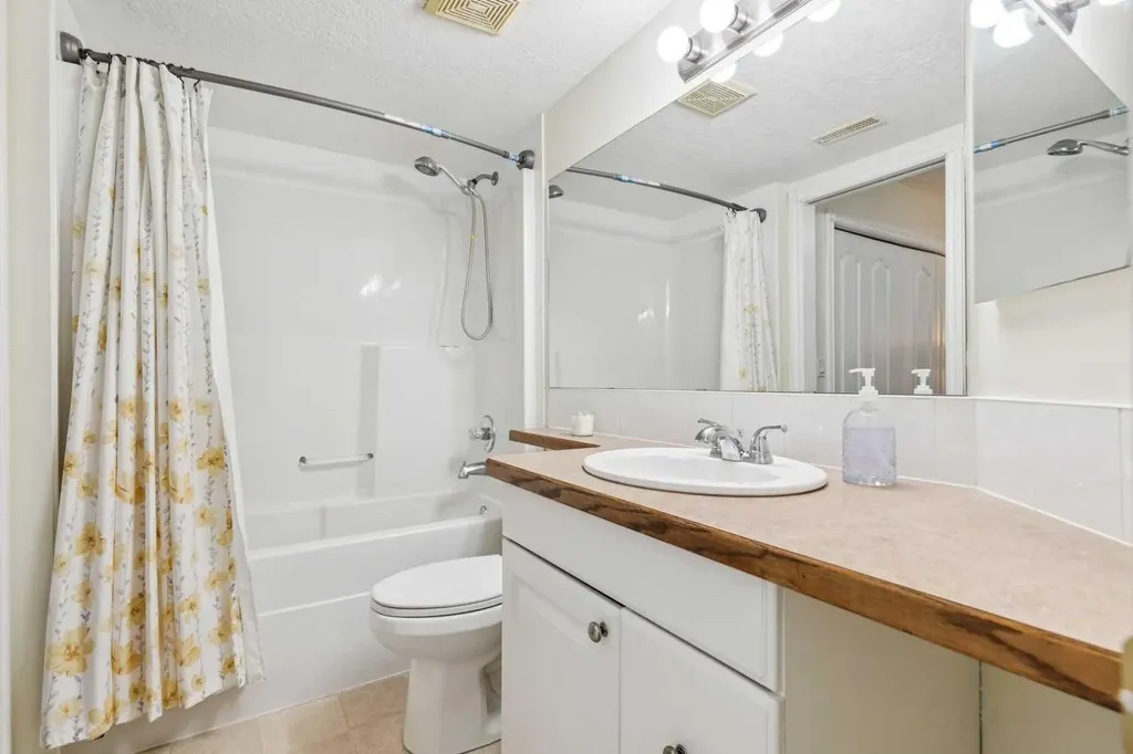 243 Banister Drive Okotoks AB T1S 1P7