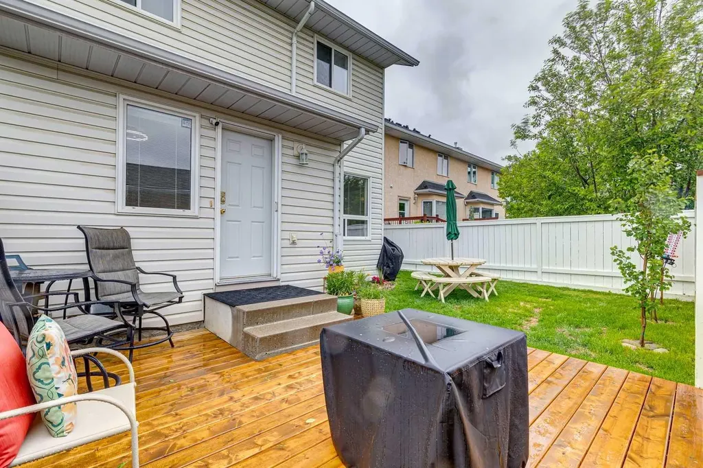 243 Banister Drive Okotoks AB T1S 1P7