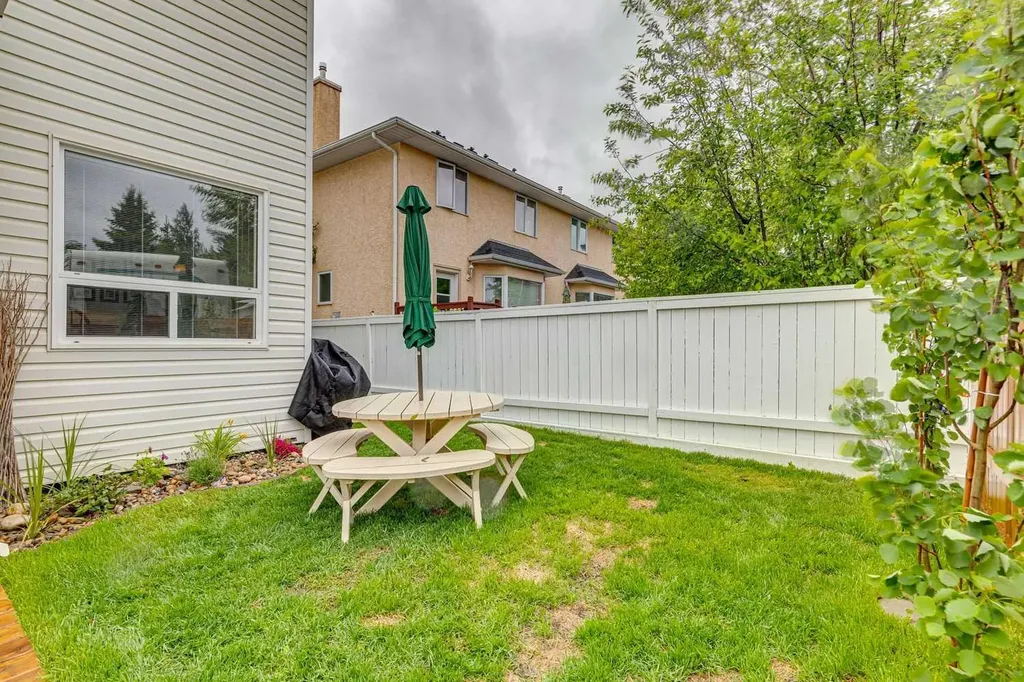 243 Banister Drive Okotoks AB T1S 1P7