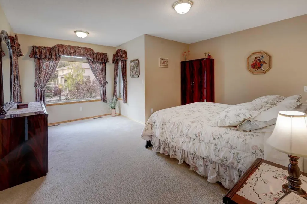 10262 Hamptons Boulevard NW Calgary AB T3A 5G5