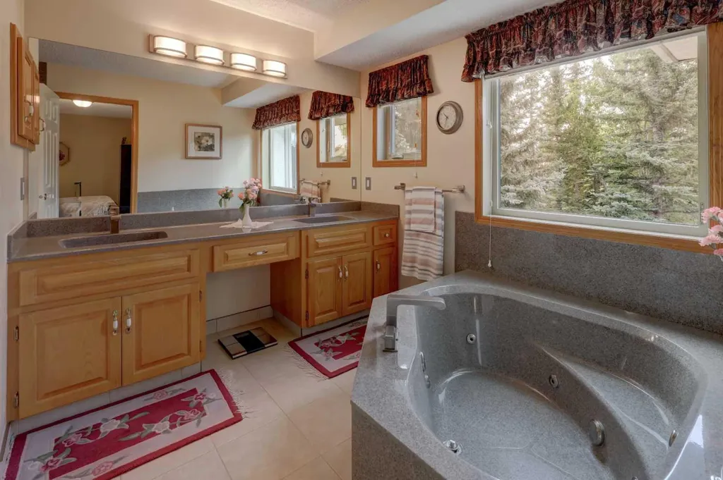 10262 Hamptons Boulevard NW Calgary AB T3A 5G5